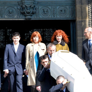 Camille Bordes-Resnais (fille d'Alain Resnais), Sabine Azema - Funérailles d'Alain Resnais en l'église Saint-Vincent-de-Paul à Paris le 10 mars 2014. 