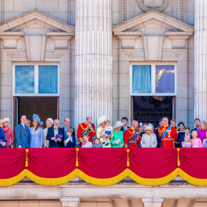 Frederick Windsor, Sophie Winkleman, Michael de Kent, Marie-Christine von Reibnitz, le prince William, duc de Cambridge, et Catherine (Kate) Middleton, duchesse de Cambridge, le prince George de Cambridge, la princesse Charlotte de Cambridge, le prince Louis de Cambridge, Camilla Parker Bowles, duchesse de Cornouailles, le prince Charles, prince de Galles, la reine Elisabeth II d’Angleterre, le prince Andrew, duc d’York, le prince Harry, duc de Sussex, et Meghan Markle, duchesse de Sussex, la princesse Beatrice d’York, la princesse Eugenie d’York, la princesse Anne, Savannah Phillips, Isla Phillips, Autumn Phillips, Peter Philips, James Mountbatten-Windsor, vicomte Severn- La famille royale au balcon du palais de Buckingham lors de la parade Trooping the Colour 2019, célébrant le 93ème anniversaire de la reine Elisabeth II, londres, le 8 juin 2019.