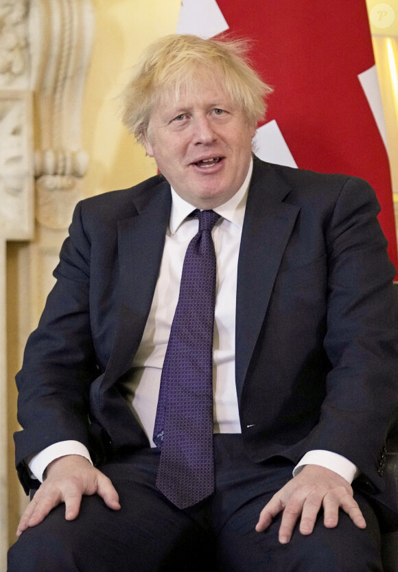 Boris Johnson reçoit le sultan de Brunei Hassanal Bolkiah au 10 Downing Street à Londres.