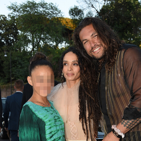 Jason Momoa avec sa femme Lisa Bonet et leur fille arrivent au défilé "Fendi - The Dawn of Romanity", en hommage à Karl Lagerfeld, au Temple de Vénus. Rome, le 4 juillet 2019.