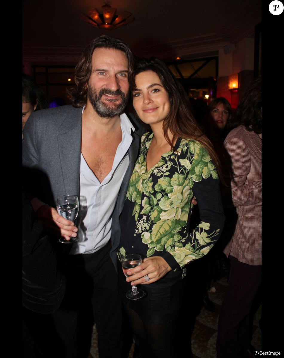 Frédéric Beigbeder et sa femme Lara Micheli ( Ils viennent tout juste d' être parents d' une petite fille prénommée Oona )- Le Prix de Flore 2015 décerné à Jean-Noël Orengo au café Flore Paris, le 10 novembre 2015 © Philippe Baldini / Bestimage
