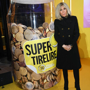 Brigitte Macron - Lancement de l'Opération Pièces Jaunes à La Poste Centrale du Louvre à Paris. Le 12 janvier 2022 © Coadic Guirec / Bestimage