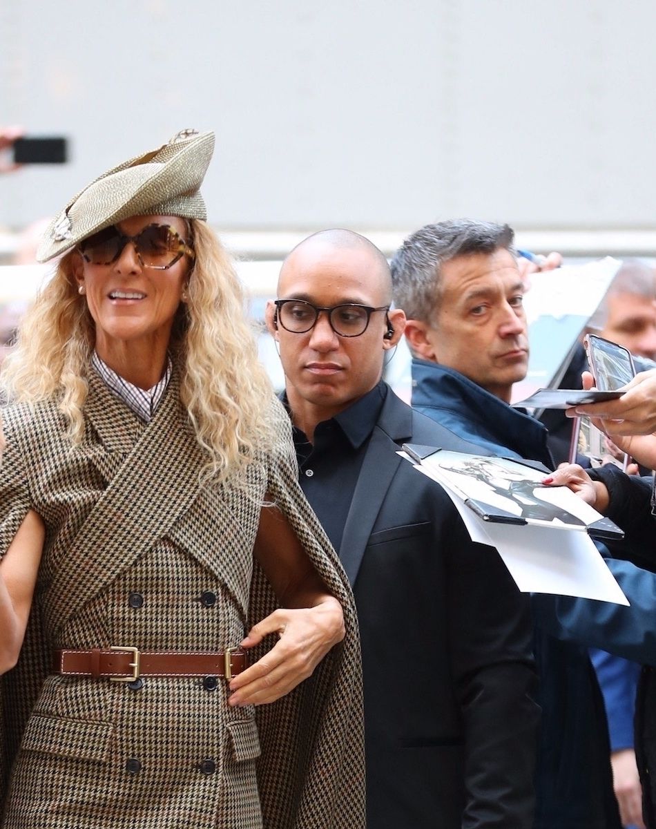 Céline Dion prend la pose pour les photographes à New York, le 5 mars 2020.