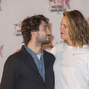 Laure Manaudou et son compagnon Jérémy Frérot - Arrivées à la 17ème cérémonie des NRJ Music Awards 2015 au Palais des Festivals à Cannes, le 7 novembre 2015.