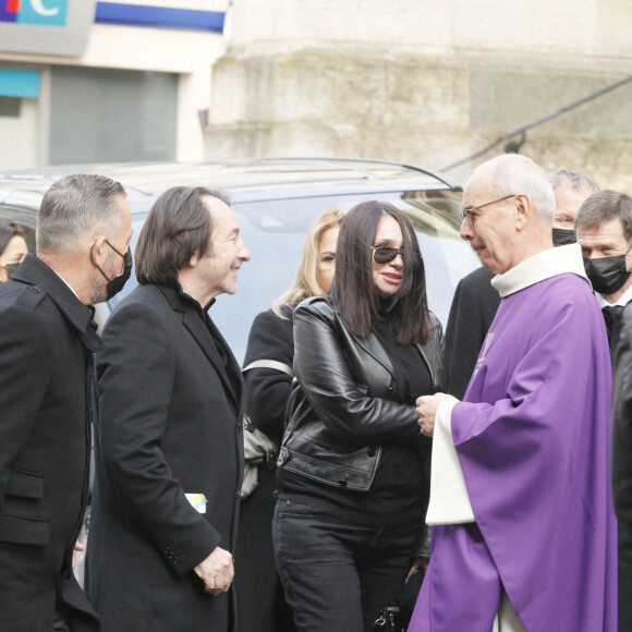Jean-Hugues Anglade, Béatrice Dalle - Sorties obsèques de Jean-Jacques Beineix en l'église Saint Roch à Paris le 20 janvier 2022 