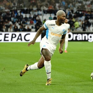 Djibril Cissé (OM Legends) - Match des héros entre l'équipe OM Legends et l'équipe UNICEF au stade Orange Velodrome à Marseille le 13 octobre 2021. Soutenu par la Fondation D. Drogba, Orange et l'Olympique de Marseille, l'Unicef a organisé cette rencontre afin de financer un projet d'accès à l'éducation en Côte d'Ivoire. La Team OM de légende s'impose 7-4 au stade Vélodrome face à la Team Unicef. © Norbert Scanella/Panoramic /Bestimage