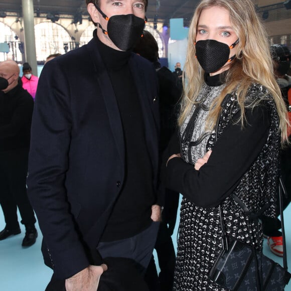Antoine Arnault et sa femme Natalia Vodianova au front row du défilé Homme Louis Vuitton automne-hiver 2022/2023 dans le cadre de la Fashion Week de Paris, France, le 20 janvier 2022. © Borde-Rindoff/Bestimage 