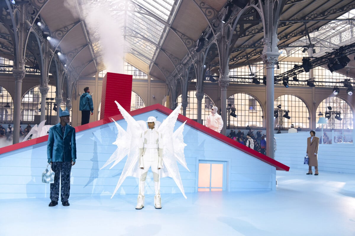 Photo : Mannequin lors du deuxième défilé Homme Louis Vuitton