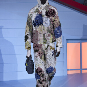 Mannequin lors du deuxième défilé Homme Louis Vuitton automne-hiver 2022/2023 dans le cadre de la Fashion Week de Paris, France, le 20 janvier 2022. 