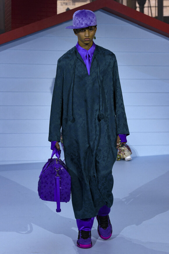 Mannequin lors du deuxième défilé Homme Louis Vuitton automne-hiver 2022/2023 dans le cadre de la Fashion Week de Paris, France, le 20 janvier 2022. 