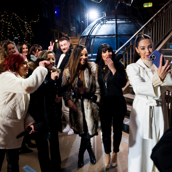 Exclusif - Jessica Pacoca, Maya Pambaguian, Marie-Luce (mère de Nabilla), Paul Duchemin, Alex Dana, Coralie, Louisy Joseph et Marjorie Parascandola (L5), Nabilla Benattia - Surprises - Enregistrement de l'émission "La Chanson secrète 10" au 1er étage de la Tour Eiffel à Paris, diffusée le 22 janvier sur TF1 à 21h05 © Tiziano Da Silva / Bestimage 