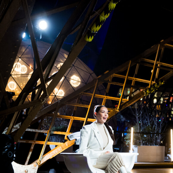 Exclusif - Nabilla Benattia et Coralie (L5) - Surprises - Enregistrement de l'émission "La Chanson secrète 10" au 1er étage de la Tour Eiffel à Paris, diffusée le 22 janvier sur TF1 à 21h05 © Tiziano Da Silva / Bestimage 