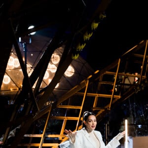 Exclusif - Nabilla Benattia et Nikos Aliagas - Enregistrement de l'émission "La Chanson secrète 10" au 1er étage de la Tour Eiffel à Paris, diffusée le 22 janvier sur TF1 à 21h10 © Tiziano Da Silva / Bestimage