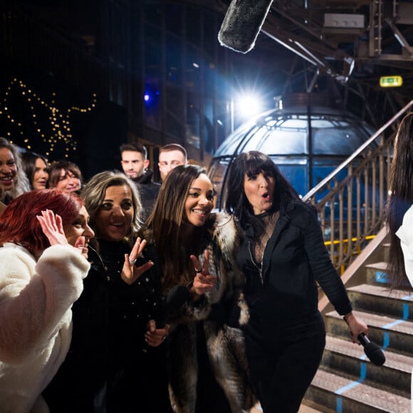 Exclusif - Nabilla Benattia, Alex Dana, Claire Litvine, Louisy Joseph et Marjorie Parascandola (L5) - Surprises - Enregistrement de l'émission "La Chanson secrète 10" au 1er étage de la Tour Eiffel à Paris, diffusée le 22 janvier sur TF1 à 21h05 © Tiziano Da Silva / Bestimage 