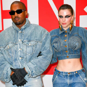 Kanye West (Ye) et sa compagne Julia Fox au photocall du défilé Homme Kenzo automne-hiver 2022/2023 au Galerie Vivienne dans le cadre de la Fashion Week de Paris, France, le 23 janvier 2022. © Veeren-Clovis/Bestimage 