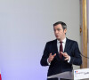 Le ministre de la santé Olivier Véran dévoilant les nouvelles mesures de restriction contre la Covid-19 le 20 janvier 2022