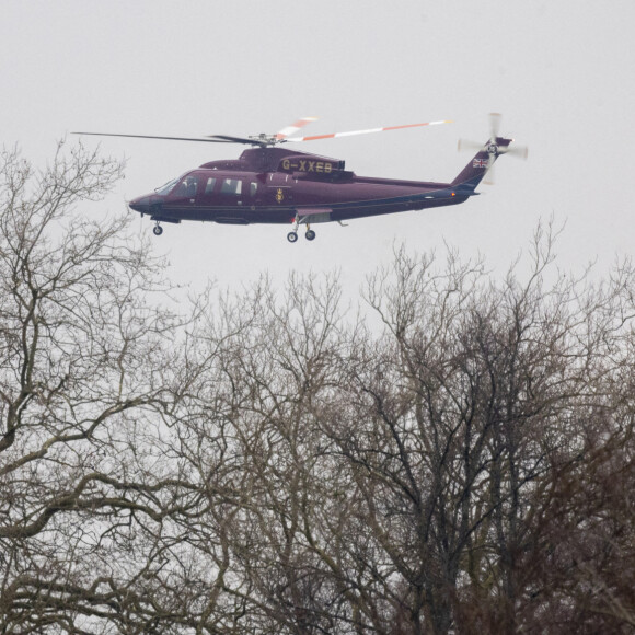 La reine Elisabeth II d'Angleterre quitte le château de Windsor pour rejoindre Wood Farm dans le domaine de Sandringham, le 23 janvier 2022. 