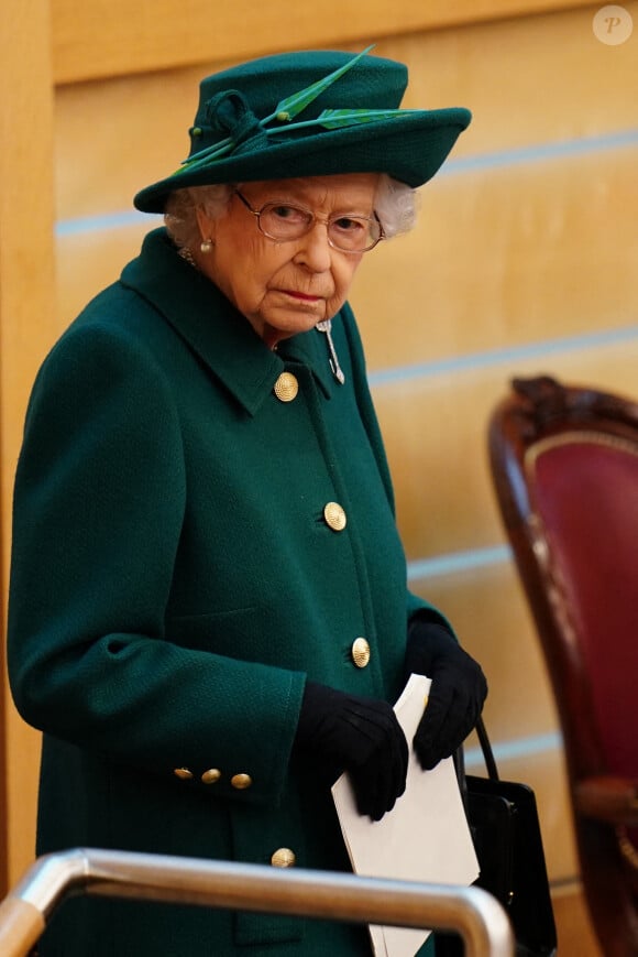La reine Elisabeth II d'Angleterre au Parlement écossais à Edimbourg, Ecosse, Royaume Uni, le 2 octobre 2021. 
