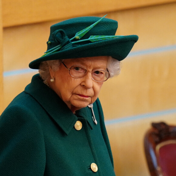 La reine Elisabeth II d'Angleterre au Parlement écossais à Edimbourg, Ecosse, Royaume Uni, le 2 octobre 2021. 