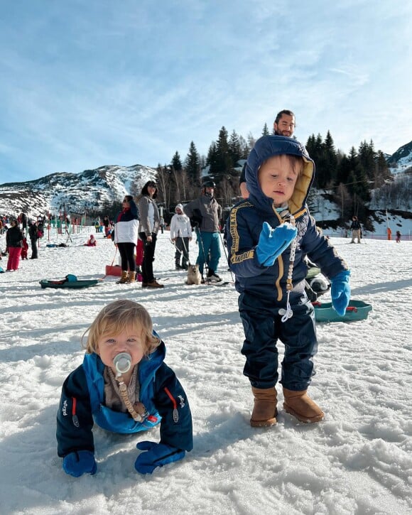 Jesta Hillmann et Benoît au ski avec leurs enfants