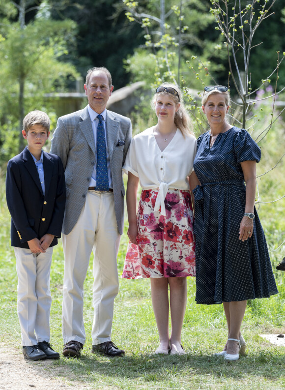 Le prince Edward, comte de Wessex, Sophie Rhys-Jones, comtesse de Wessex et leurs enfants, James Mountbatten-Windsor et Louise Mountbatten-Windsor (Lady Louise Windsor) - Le prince Edward, comte de Wessex, Sophie Rhys-Jones, comtesse de Wessex et leurs enfants visitent le zoo "Wild Place Project" à Bristol, le 23 juillet 2019.