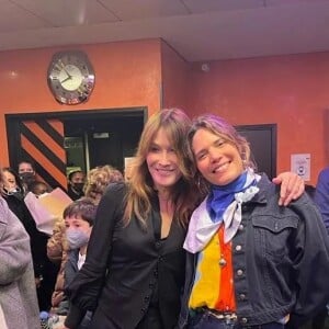 Carla Bruni et Vanille Clerc à l'Olympia, le soir du concert donné par Carla, le 26 janvier 2022