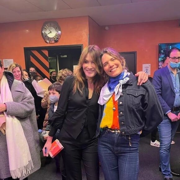 Carla Bruni et Vanille Clerc à l'Olympia, le soir du concert donné par Carla, le 26 janvier 2022