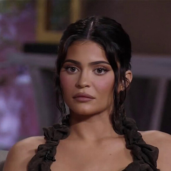 Kim Kardashian, Kylie Jenner, Kourtney Kardashian, Khloe Kardashian, Kendall Jenner, Scott Disick répondent à l'interview d'Andy Cohen à propos des dix saisons de l'émission "L'Incroyable Famille Kardashian". Los Angeles. Le 9 juin 2021.