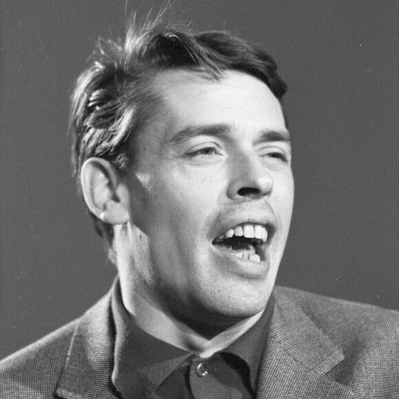 Archives - Jacques Brel sur le plateau de l'émission "Toute la chanson". Le 21 mai 1962. © Michel Ristroph via Bestimage