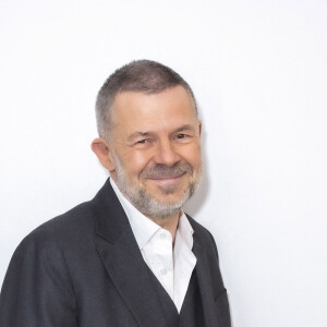 Exclusif - Eric Naulleau - Backstage de la première émission "Face à Baba", présentée par C.Hanouna et diffusée en direct sur C8 le 16 décembre 2021