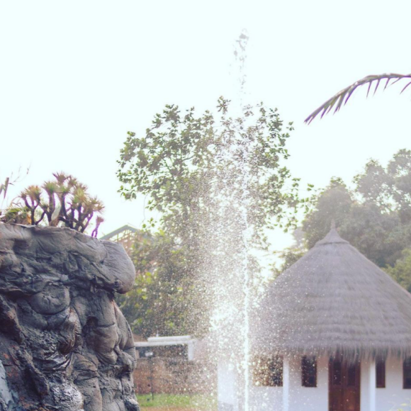 Yannick Noah profite pleinement de sa nouvelle vie à Yaoundé, au Cameroun. Décembre 2021.