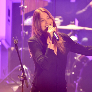 Exclusif - No Web - Carla Bruni Sarkozy en concert au Grimaldi Forum à Monaco, le 7 janvier 2022. Carla Bruni sera en concert à l'Olympia le mercredi 26 janvier, mais aussi à Genève le 25 mars, ainsi qu'en Allemagne, à Francfort le 10 avril. © Bruno Bebert / Bestimage 