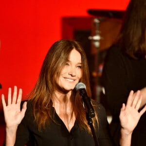 Carla Bruni Sarkozy en concert au Grimaldi Forum à Monaco, le 7 janvier 2022. Carla Bruni sera en concert à l'Olympia le mercredi 26 janvier, mais aussi à Genève le 25 mars, ainsi qu'en Allemagne, à Francfort le 10 avril. © Bruno Bebert / Bestimage 