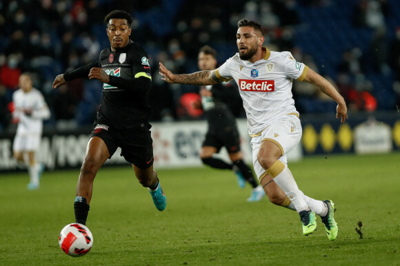 Andy Delort (Nice) vs Presnel Kimpembe (Paris Saint Germain) - 8ème de finale de la Coupe de France 2022 "PSG - Nice (0-0 / tab 5-6)" au Parc des Princes à Paris, le 31 janvier 2022.