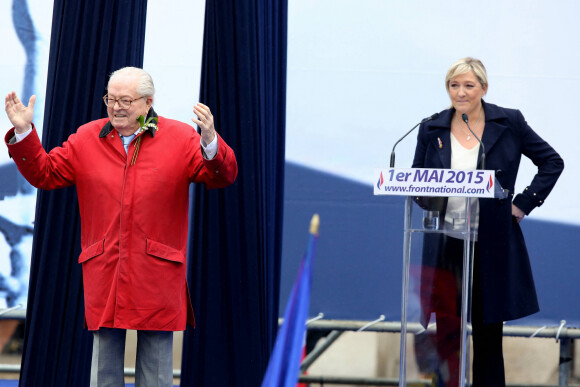 Jean-Marie et Marine Le Pen Traditionnel défilé du Front National à l'occasion du 1er mai, avec dépôt de gerbe au pied de la statue de Jeanne d'Arc, puis discours de Marine Le Pen place de l'Opéra. Paris, le 1er mai 2015