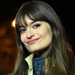 La chanteuse Clara Luciani a inauguré les illuminations de Noël de l'Avenue des Champs-Élysées. Paris. © Coadic Guirec / Bestimage