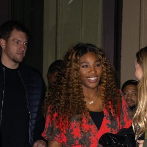 Serena Williams et Caroline Wozniacki à la sortie du club "Zero Bond" à New York, le 21 octobre 2021.