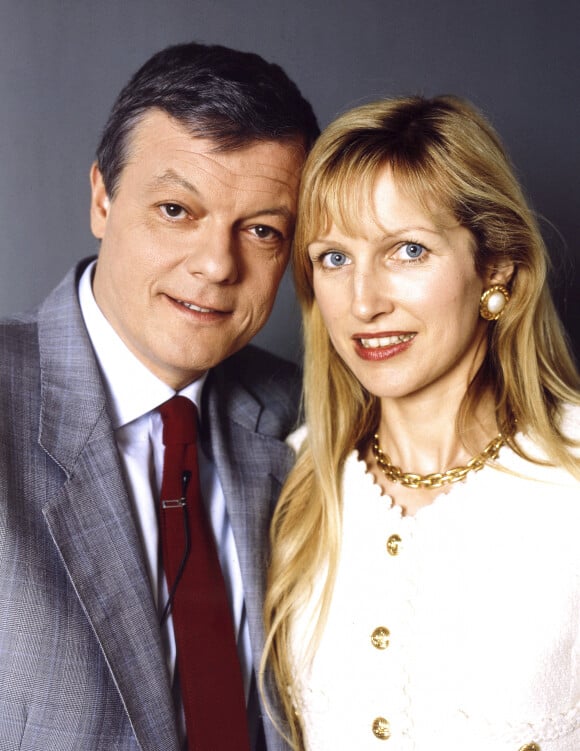 L'animateur Fabrice (François Simon-Bessy) et sa femme Michèle