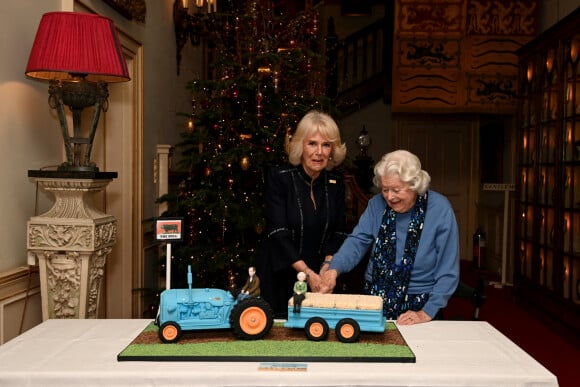 Camilla Parker Bowles, duchesse de Cornouailles, lors d'une réception pour célébrer le 70ème anniversaire de la série "The Archers" au palais Clarence House à Londres, en présence de de l'équipe. Le 7 décembre 2021.