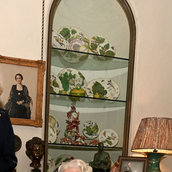 Camilla Parker Bowles, duchesse de Cornouailles, lors d'une réception pour célébrer le 70ème anniversaire de la série "The Archers" au palais Clarence House à Londres, en présence de de l'équipe. Le 7 décembre 2021.