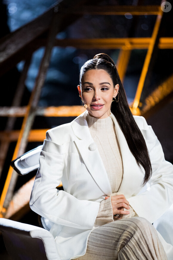 Exclusif - Nabilla Benattia - Enregistrement de l'émission "La Chanson secrète 10" au 1er étage de la Tour Eiffel à Paris, diffusée le 22 janvier sur TF1 à 21h10 © Tiziano Da Silva / Bestimage