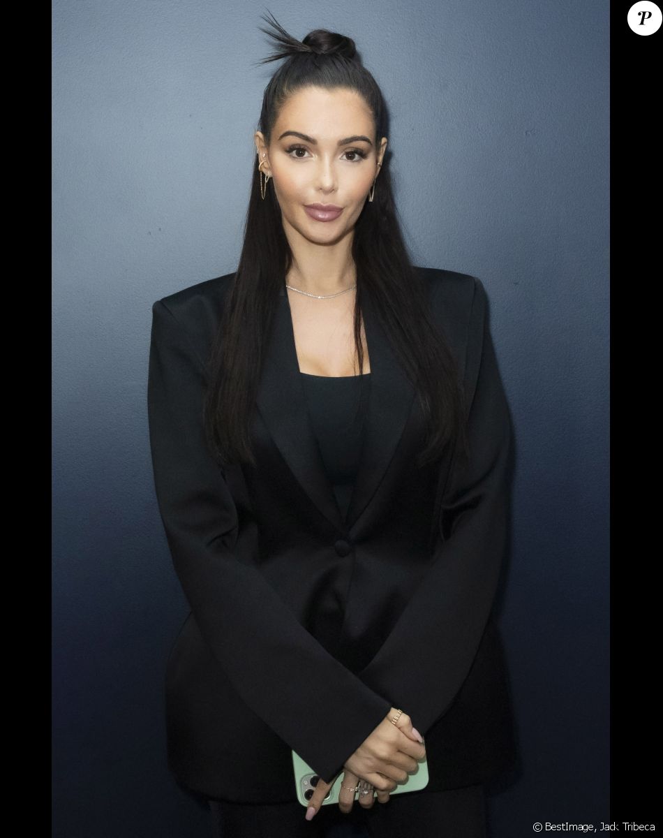 Exclusif - Nabilla Benattia, son mari Thomas Vergara et leur fils Milann posent lors de l'avant première du documentaire "Nabilla sans filtre" (Amazon Prime Vidéo) à Paris. © Jack Tribeca / Bestimage