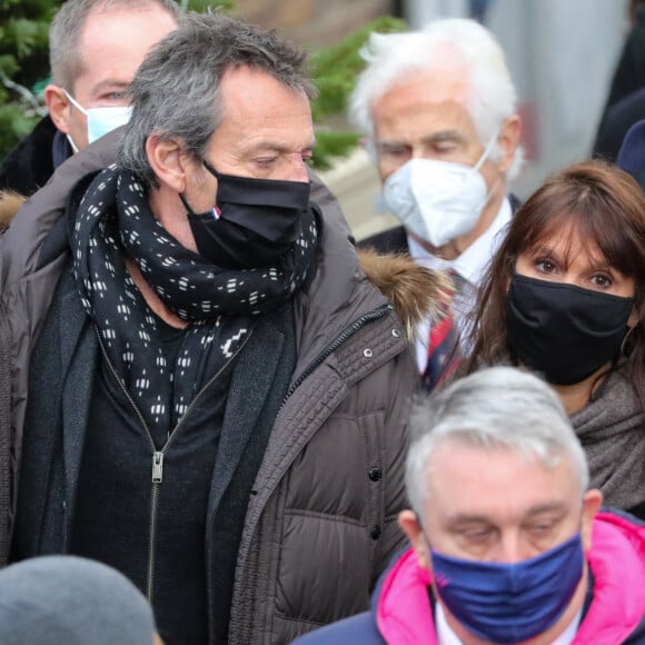 Jean-Luc Reichmann et sa femme Nathalie - Sorties - famille et amis - Cérémonie religieuse en hommage au joueur Christophe Dominici en l'église Saint-Cécile à Boulogne Billancourt le 2 décembre 2020