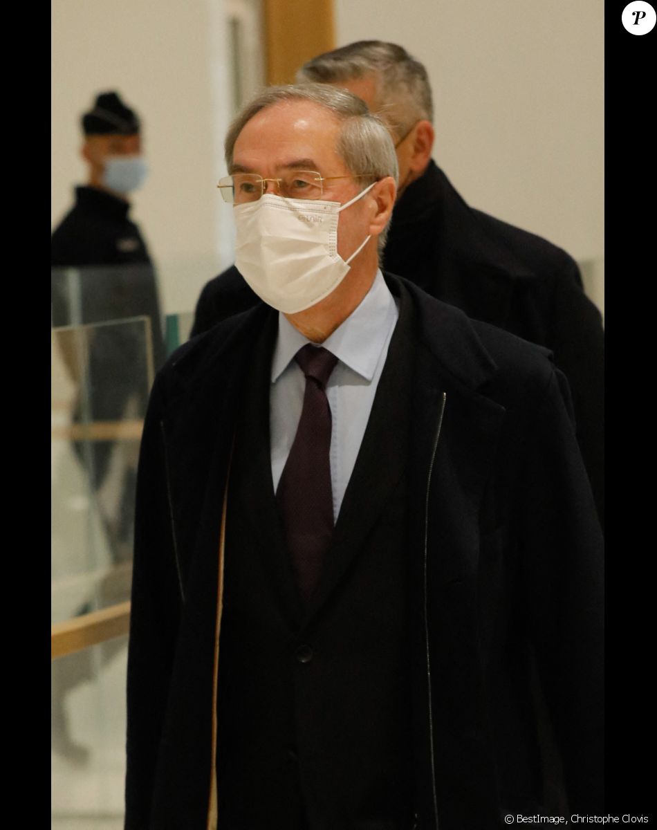 Claude Guéant - Arrivée de N.Sarkozy au procès des sondages de l'Elysée, il a été contraint de se présenter en tant que témoin à l'audience - TGI Batignolles - Paris, France - 02 novembre 2021 © Christophe Clovis / Bestimage