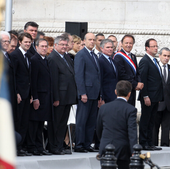 Jospin, Baroin, Guéant, Mercier, Juppé, Bel, Hollande et Sarkozy à la commémoration de l'armistice du 8 mai 1945.