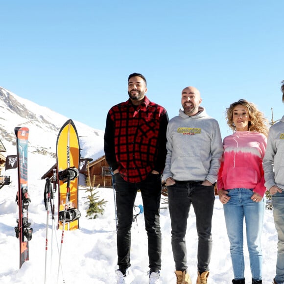 Tarek Boudali, Julien Arruti, Elodie Fontan et Philippe Lacheau lors d'un photocall à la 25ème édition du Festival international du film de comédie de l'Alpe d'Huez le 18 janvier 2022. © Dominique Jacovides / Bestimage