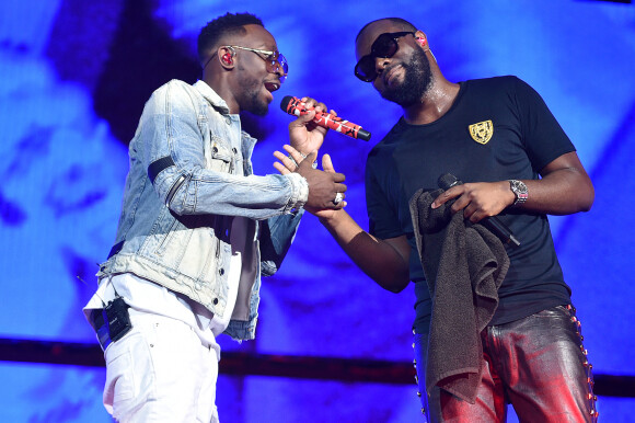 Dadju et son frère Maitre Gims en concert au Stade de France à Saint-Denis le 28 septembre 2019. © Giancarlo Gorassini / Bestimage 