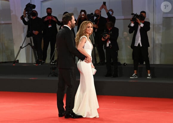 Ben Affleck et Jennifer Lopez affichent leur amour retrouvé sur le red carpet du film "The last Duel" lors du 78ème festival international du film de Venise, la Mostra le 10 septembre 2021. 