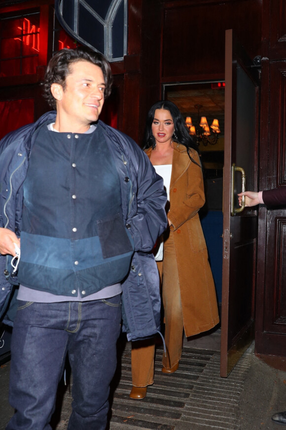 Orlando Bloom et sa compagne Katy Perry ont dîné au restaurant Carbone à New York le 27 janvier 2022.