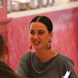 Exclusif - Orlando Bloom fête son 45ème anniversaire avec sa compagne Katy Perry et leurs amis au restaurant "Mother Wolf" à Los Angeles, le 14 janvier 2022.